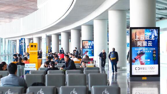 機(jī)場滾動燈箱廣告